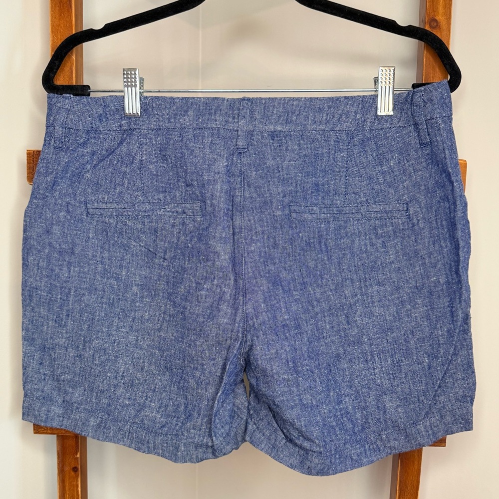 Women’s Old Navy Everyday Chambray Shorts - Picture 2 of 7
